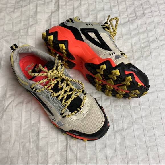 Fila Sneakers - Picture 2 of 3